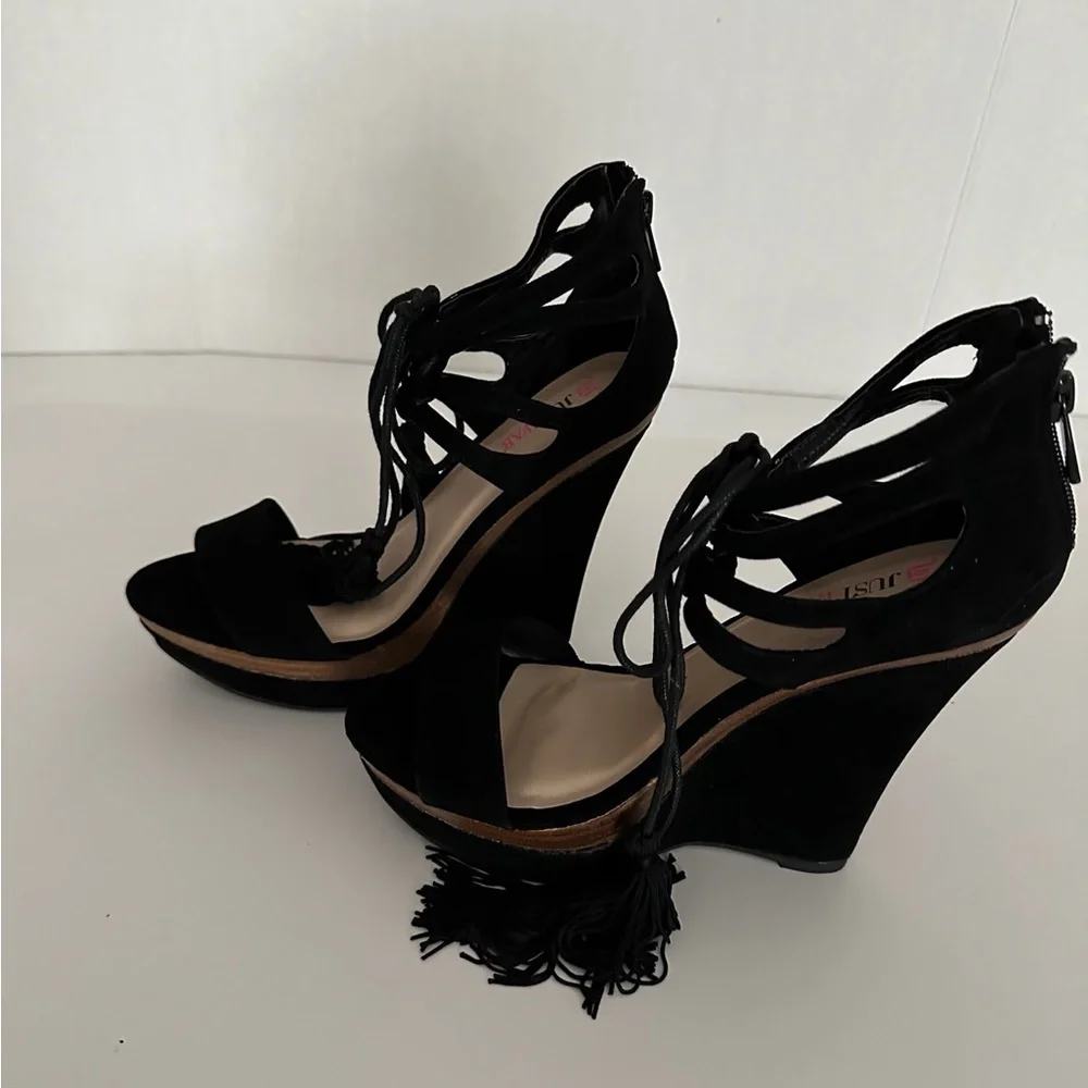 JustFab “Shanghai” Black Cutout Tassel Wedge Sandals Y2K Size 8.5 - Picture 5 of 10